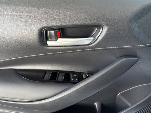 Used 2022 Toyota Corolla SE image 16
