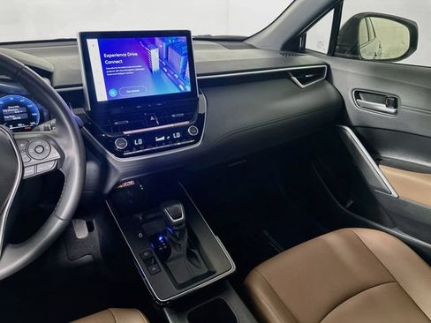 Certified 2026 Toyota Corolla Cross XLE FWD image 25