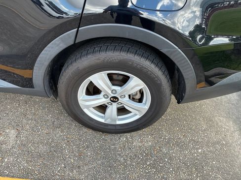 Used 2021 Kia Sorento LX FWD image 21