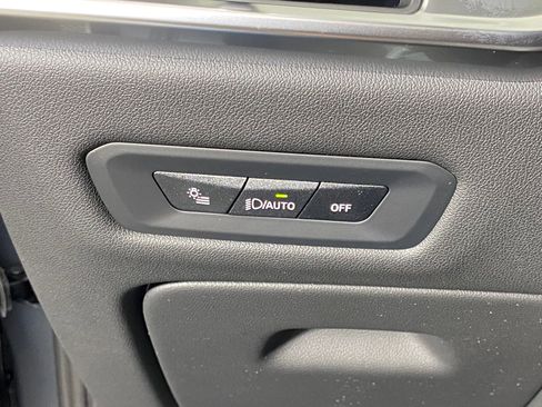 Used 2026 BMW X5 sDrive40i w/ Premium Package image 16