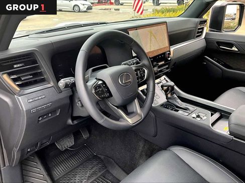 Certified 2025 Lexus GX 550 w/ Accessory Package (Z1) AWD/4WD image 17