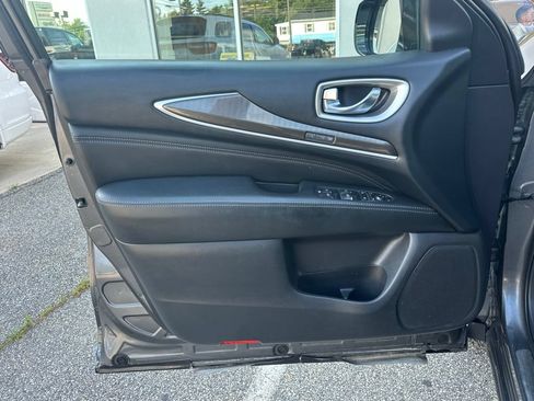 Used 2020 Jeep Grand Cherokee Altitude AWD/4WD image 12