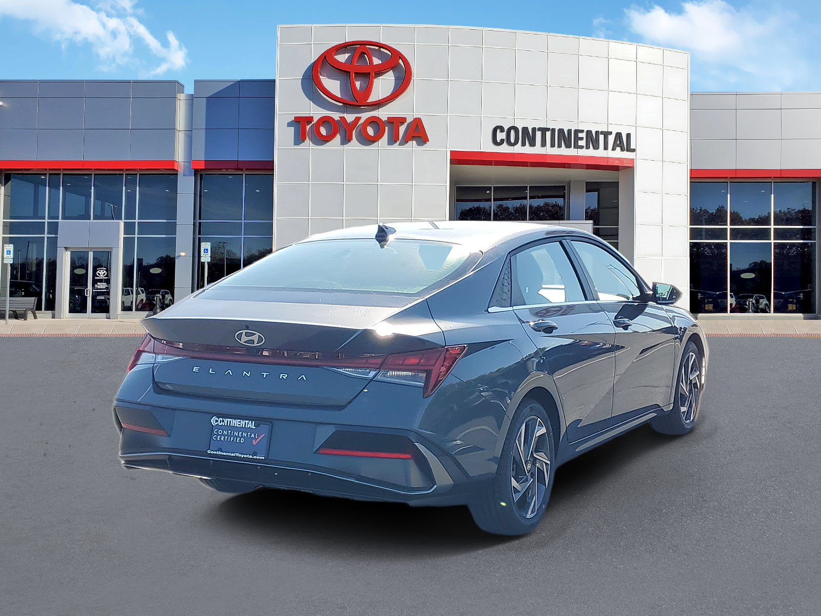 Used 2025 Hyundai Elantra SEL FWD image 5