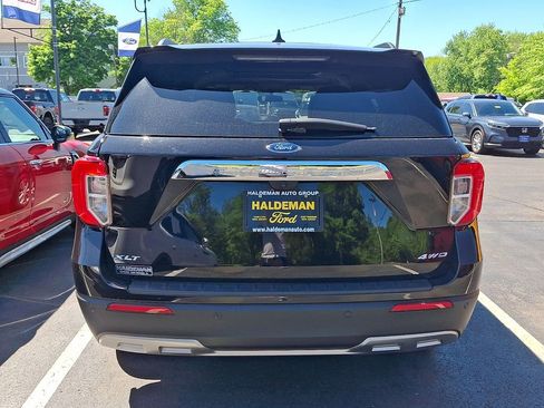 Used 2023 Ford Explorer XLT w/ Equipment Group 202A AWD/4WD image 7