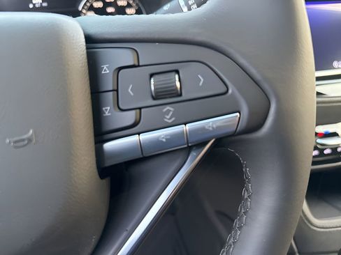 New 2025 Cadillac XT6 Luxury image 22