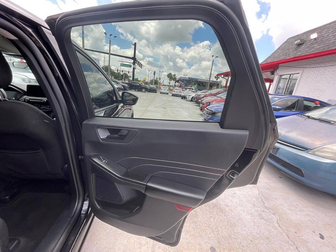 Used 2025 Ford Escape Active FWD image 16