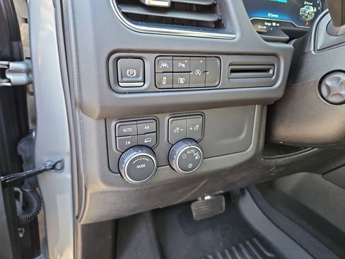 Used 2024 Chevrolet Suburban RST w/ Luxury Package AWD/4WD image 23