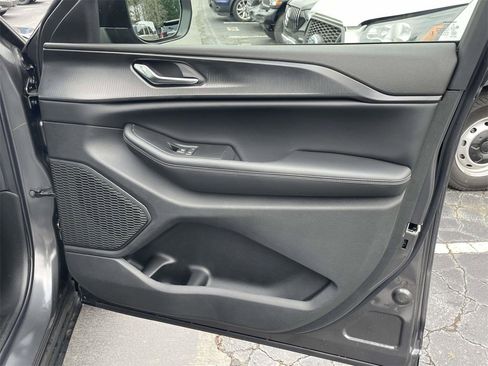 New 2025 Jeep Grand Cherokee Laredo X image 17