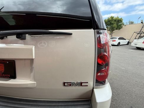 Used 2011 GMC Yukon Denali AWD/4WD image 13