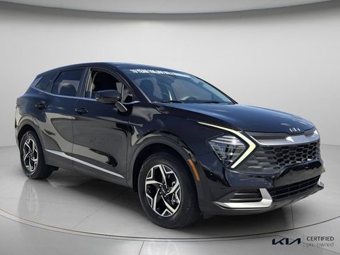 Certified 2025 Kia Sportage LX FWD image 9