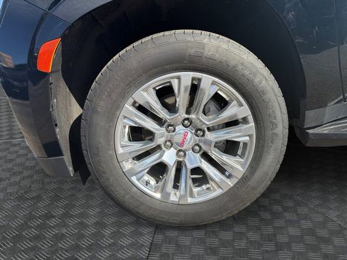 Used 2023 GMC Yukon XL Denali AWD/4WD image 14