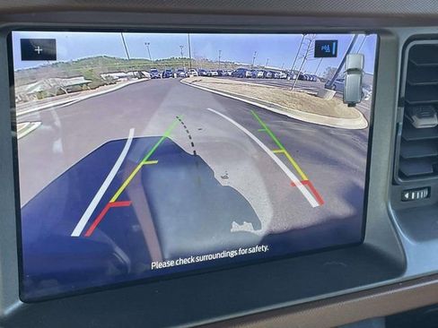 Used 2024 Ford Bronco Outer Banks image 15