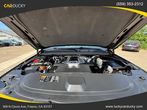 Used 2015 Cadillac Escalade Premium image 36