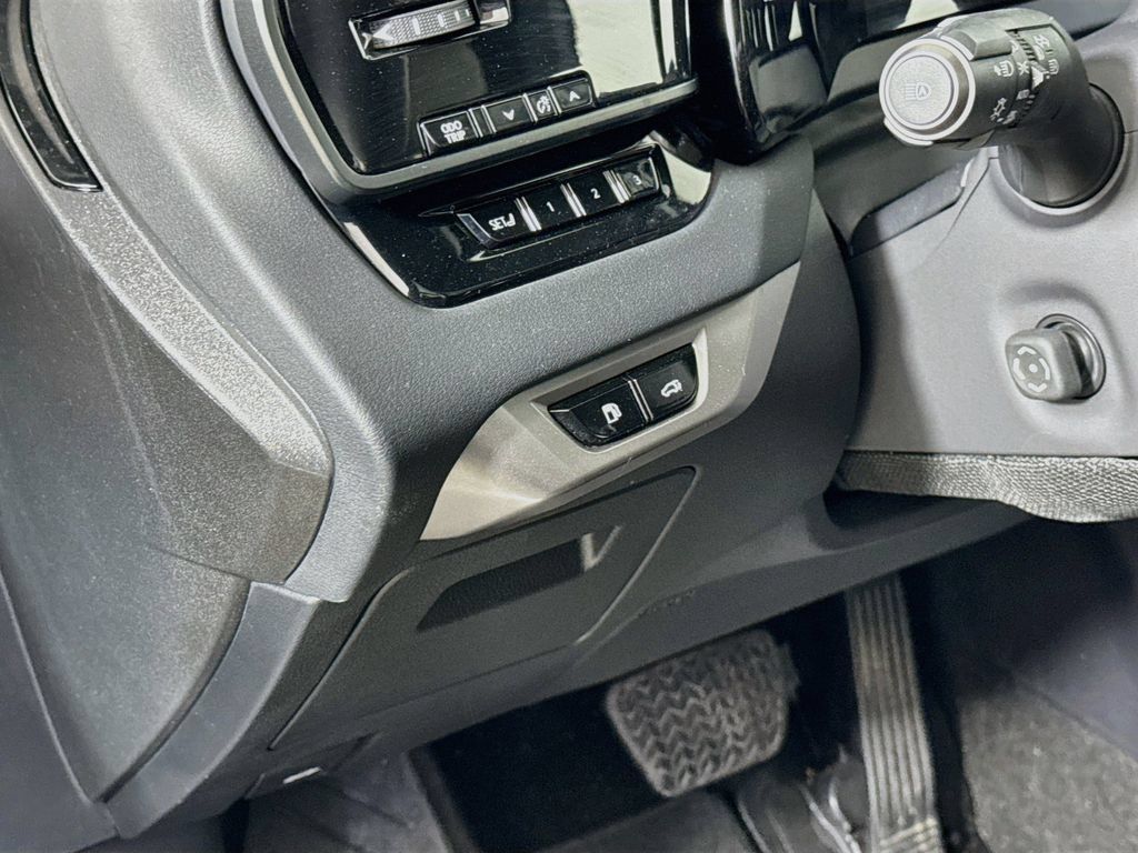 Certified 2025 Lexus RX 450h AWD w/ Convenience Package image 10