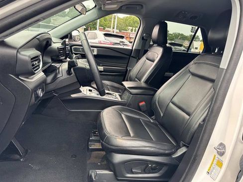 Certified 2023 Ford Explorer XLT w/ Equipment Group 202A AWD/4WD image 31