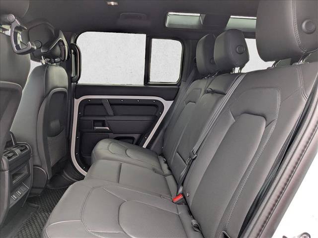 New 2026 Land Rover Defender 110 X-Dynamic SE AWD/4WD image 16