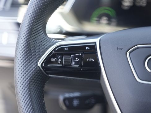 Certified 2023 Audi e-tron S Prestige image 12