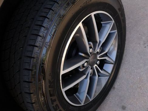 Used 2019 Jeep Grand Cherokee Limited AWD/4WD image 40