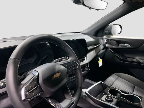 New 2026 Chevrolet Equinox LT w/ Safety and Technology Package FWD image 12