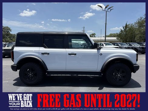New 2025 Ford Bronco Outer Banks w/ Black Appearance Package AWD/4WD image 3