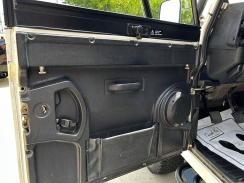 Used 1995 Land Rover Defender 90 AWD/4WD image 14