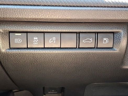Used 2025 Toyota Camry SE w/ Convenience Package FWD image 25
