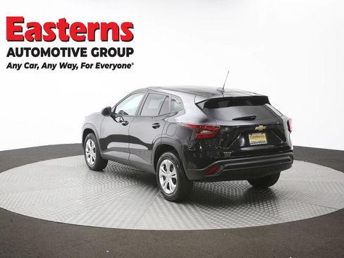 Used 2024 Chevrolet Trax LS FWD image 63