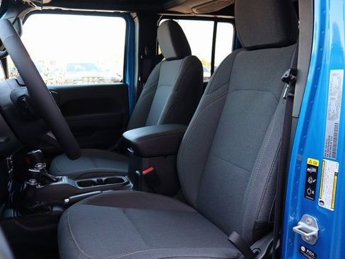 New 2025 Jeep Gladiator Sport image 11