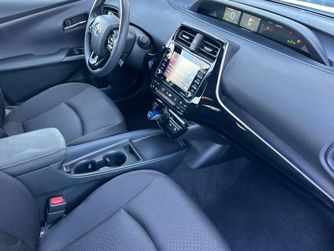 Certified 2021 Toyota Prius LE w/ Carpet Mat Package (TMS) FWD image 15