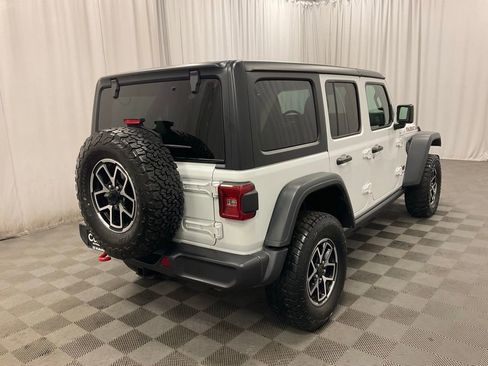 Used 2024 Jeep Wrangler Unlimited Rubicon AWD/4WD image 3