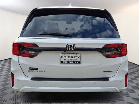 Certified 2025 Honda Odyssey Touring image 5