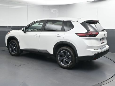 New 2026 Nissan Rogue SV image 6