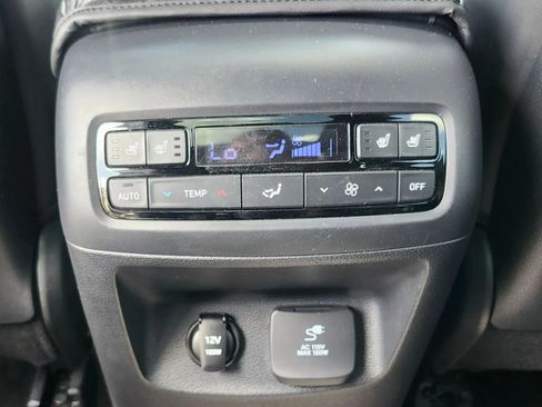 Used 2020 Hyundai Palisade Limited FWD image 18