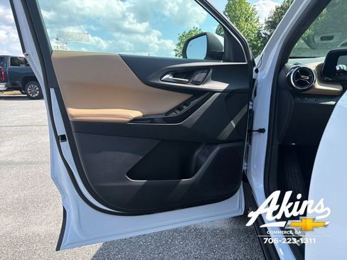 New 2026 Chevrolet Equinox ACTIV w/ Convenience Package III FWD image 9
