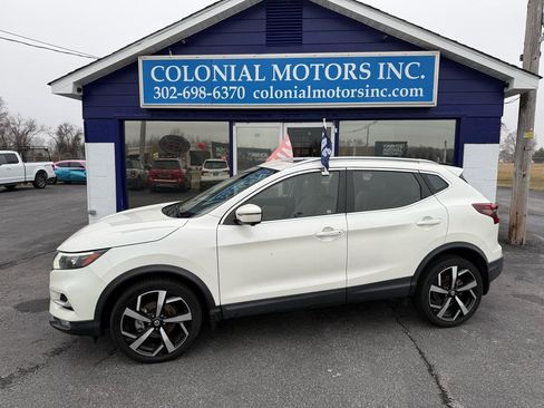 Used 2021 Nissan Rogue Sport SL w/ Premium Package image 1