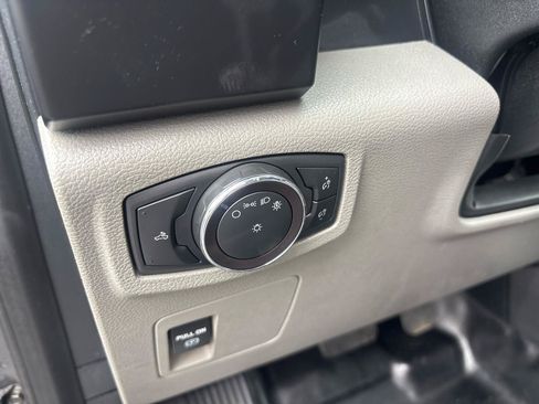 Used 2019 Ford F150 XL w/ Heavy-Duty Payload Package AWD/4WD image 12