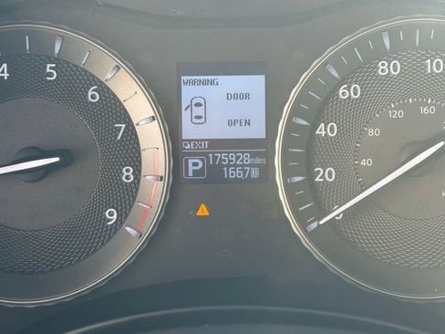 Used 2017 INFINITI Q70 L 3.7 w/ Deluxe Touring Package image 4