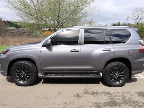 Used 2020 Lexus GX 460 Premium w/ Premium Package image 9