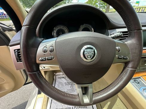 Used 2009 Jaguar XF Luxury RWD image 49