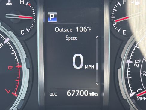 Used 2020 Toyota 4Runner TRD Off-Road Premium AWD/4WD image 2