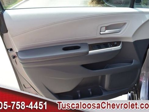 Used 2023 Toyota Sienna XLE FWD image 18