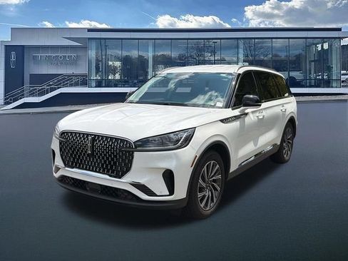 New 2026 Lincoln Aviator 2WD image 3
