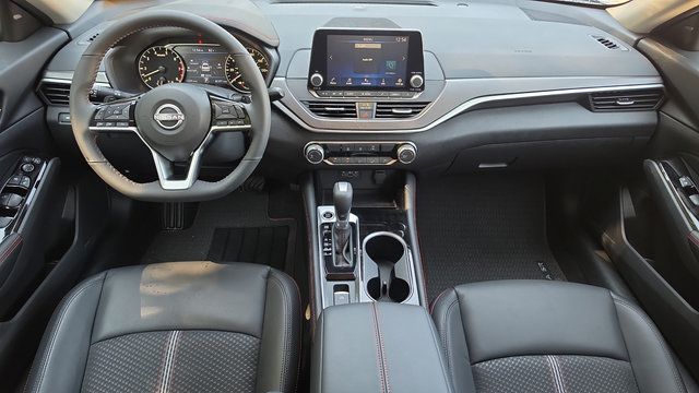 Used 2024 Nissan Altima 2.5 SR AWD/4WD image 7
