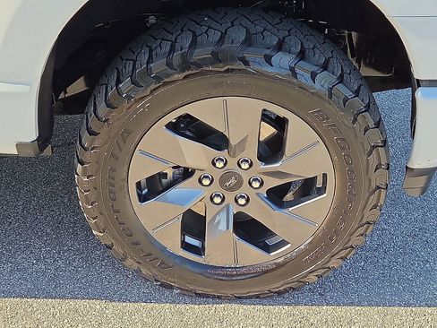 Used 2024 Ford F150 Lightning XLT AWD/4WD image 7