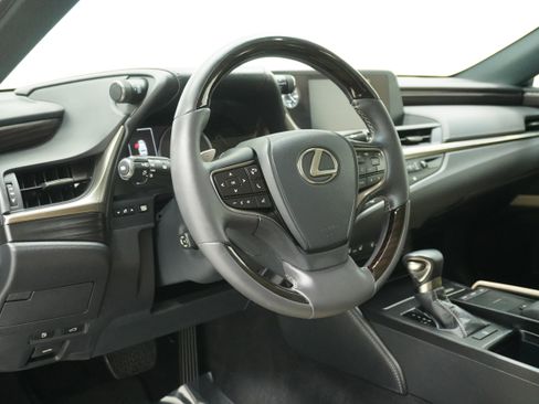 Used 2019 Lexus ES 350 image 9