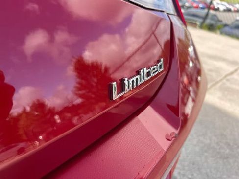Used 2022 Hyundai Elantra Limited FWD image 37
