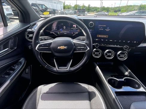 Used 2024 Chevrolet Blazer EV LT AWD/4WD image 17