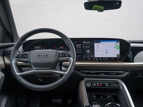 Certified 2025 Audi Q5 Premium w/ Convenience Package AWD/4WD image 22