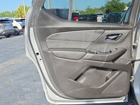 Certified 2021 Chevrolet Traverse LS FWD image 13