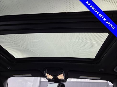 Used 2021 BMW X5 xDrive40i w/ M Sport Package image 26